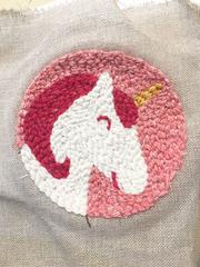 Etape 1: puncher le motif du coussin