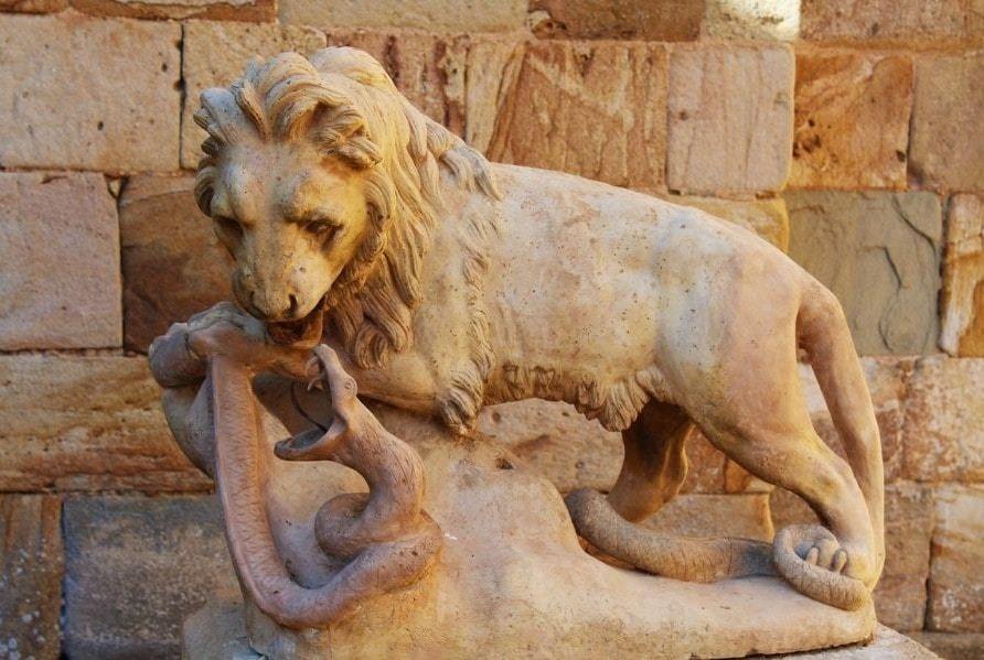 Lion and Snake in Dream Islam