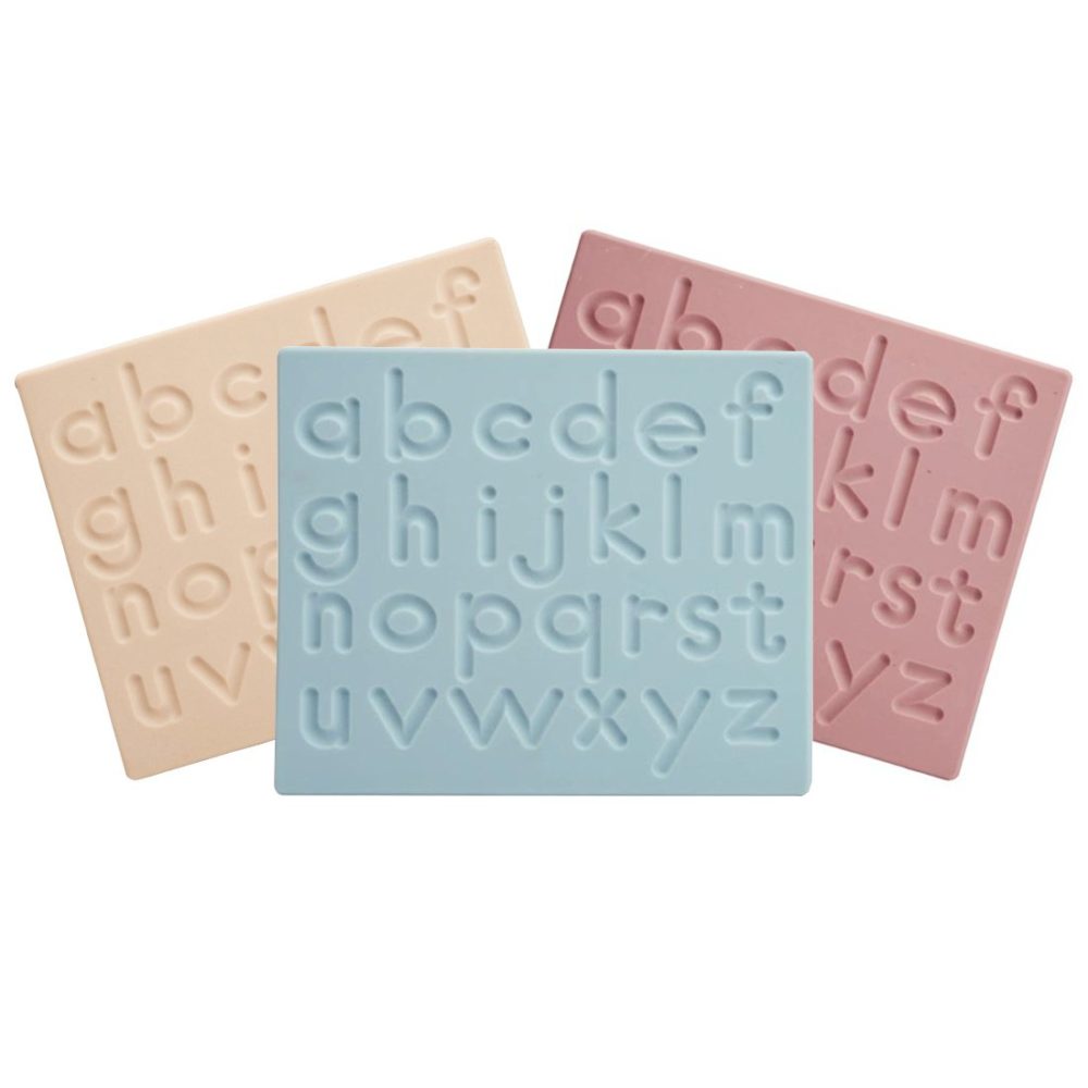 planche alphabet montessori apprendre l'alphabet jouets montessori