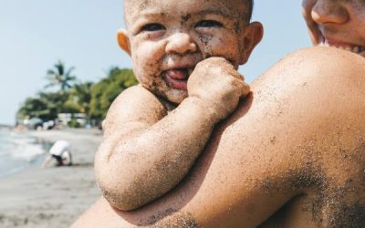 Crèmes solaires bio pour bébé : lesquelles utiliser et pourquoi