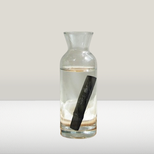 charbon-de-bambou-carafe-removebg-preview