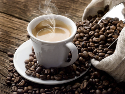 Tasse de café avec grains de café