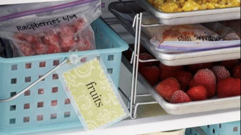 Panier étiqueter dans frigo