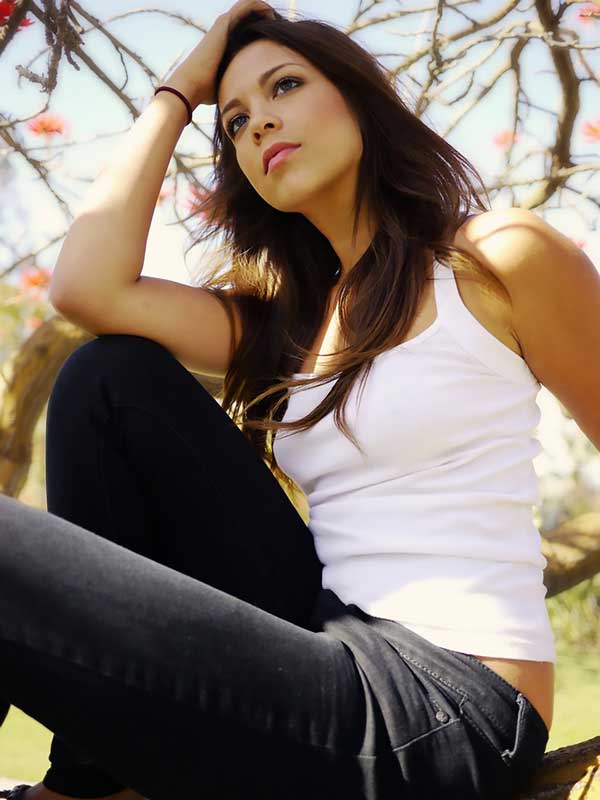 tree-person-girl-woman-hair-white-637305-pxhere