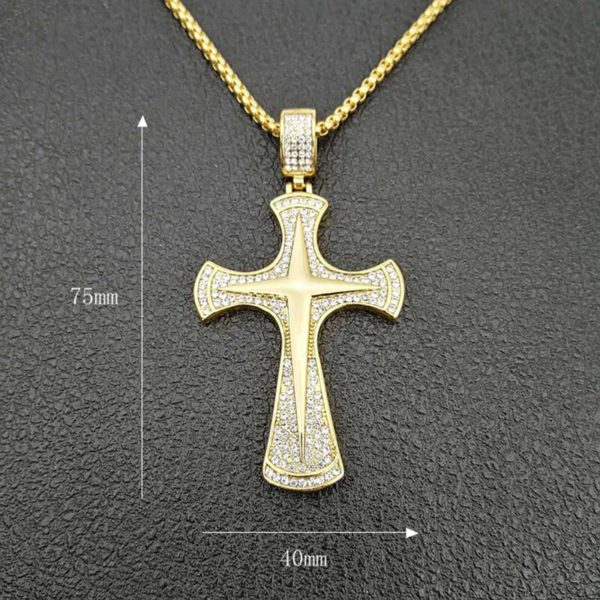 Collier croix en or et en diamant de chrétien chevalier du christ