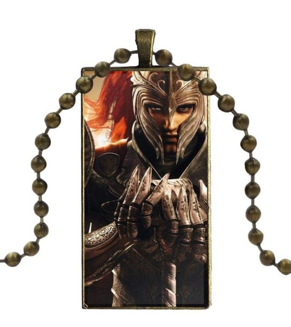 Pendentif carré chevalier en armure du moyen age avec chaine