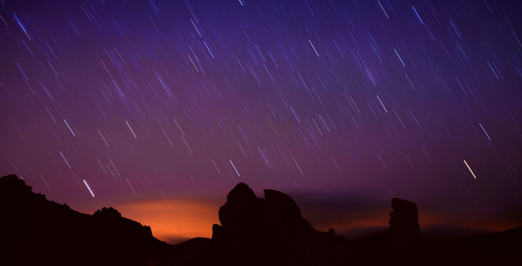 nuit-cosmos-etoiles filantes