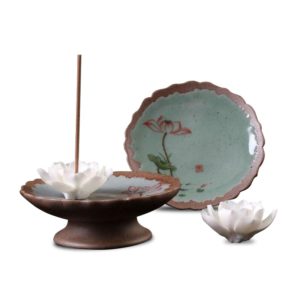 porte-encens-bouddhiste-dessin-ceramique-royal-lotus
