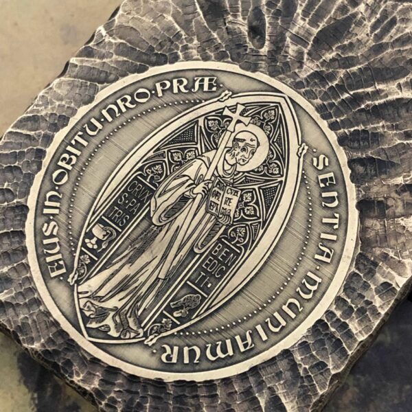 Briquet Constantine Protection Sculpté Logo