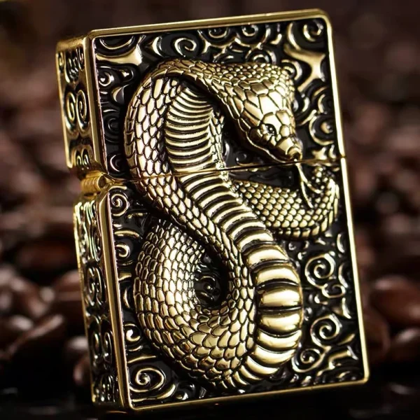 Briquet Serpent Cobra Texturé en Laiton Doré