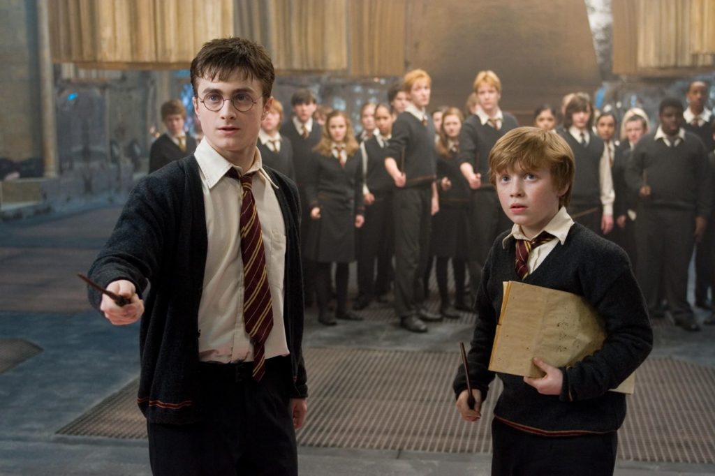 Aujourd'hui On vous parle du Shopping dans le monde magique de Harry Potter au sein de la galerie commerciale du Village Joué club. 17 laboutiqueharrypotter1113 Boutique harry potter Aujourd'hui On vous parle du Shopping dans le monde magique de Harry Potter au sein de la galerie commerciale du Village Joué club.