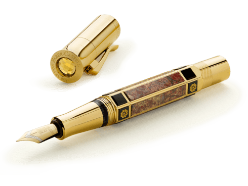 stylo plume de marque stylo à plume de marque sur un support blanc