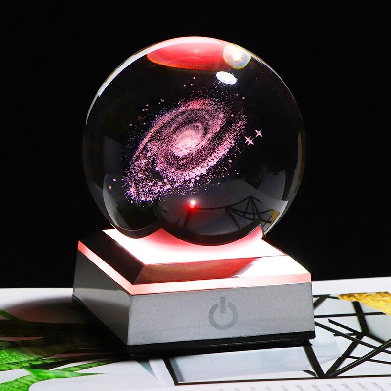 Globe en verre socle gris galaxie rouge