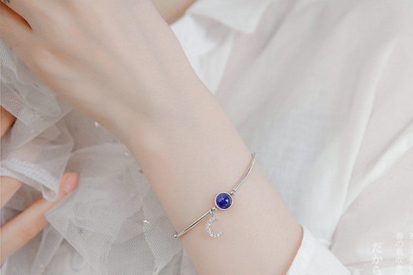 Bracelet lune au cristal bleu main gauche (Argent)