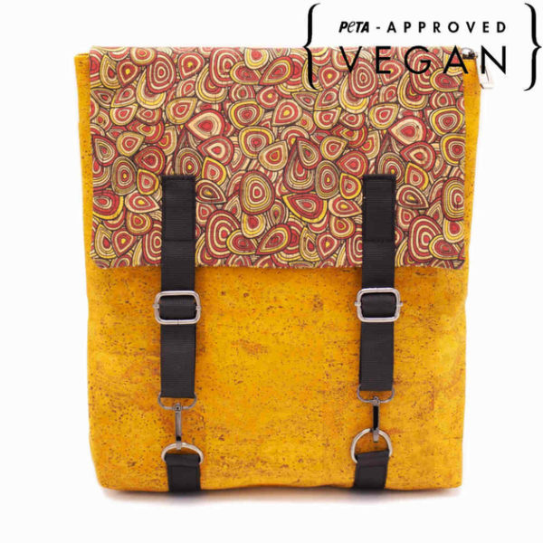 face sac a dos en liege studie couleur orange et rabat avec motifs colores