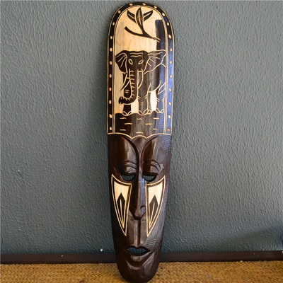 Masque Africain peint en bois massif