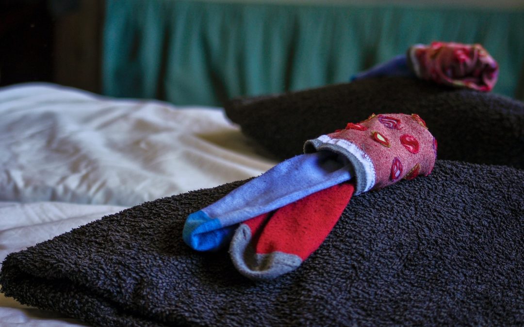 Les chaussettes dépareillées : à la fois utile, pratique et classe
