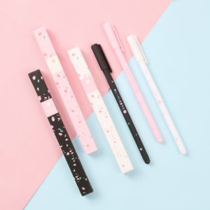 Stylo kawaii Akemi avec des fleurs de cerisier et avec étui