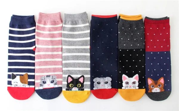 Chaussettes chat Serika avec rayures ou points bleu rose rouge gris noir