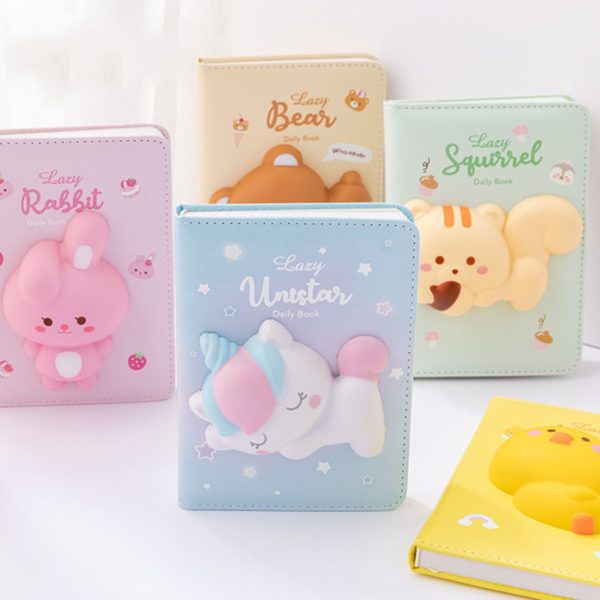 cahier kawaii Akifumi coloré avec animaux en mousse